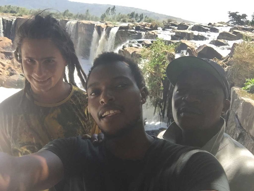 Afrika, Keňa - vodopády Fourteen Falls a rasta people