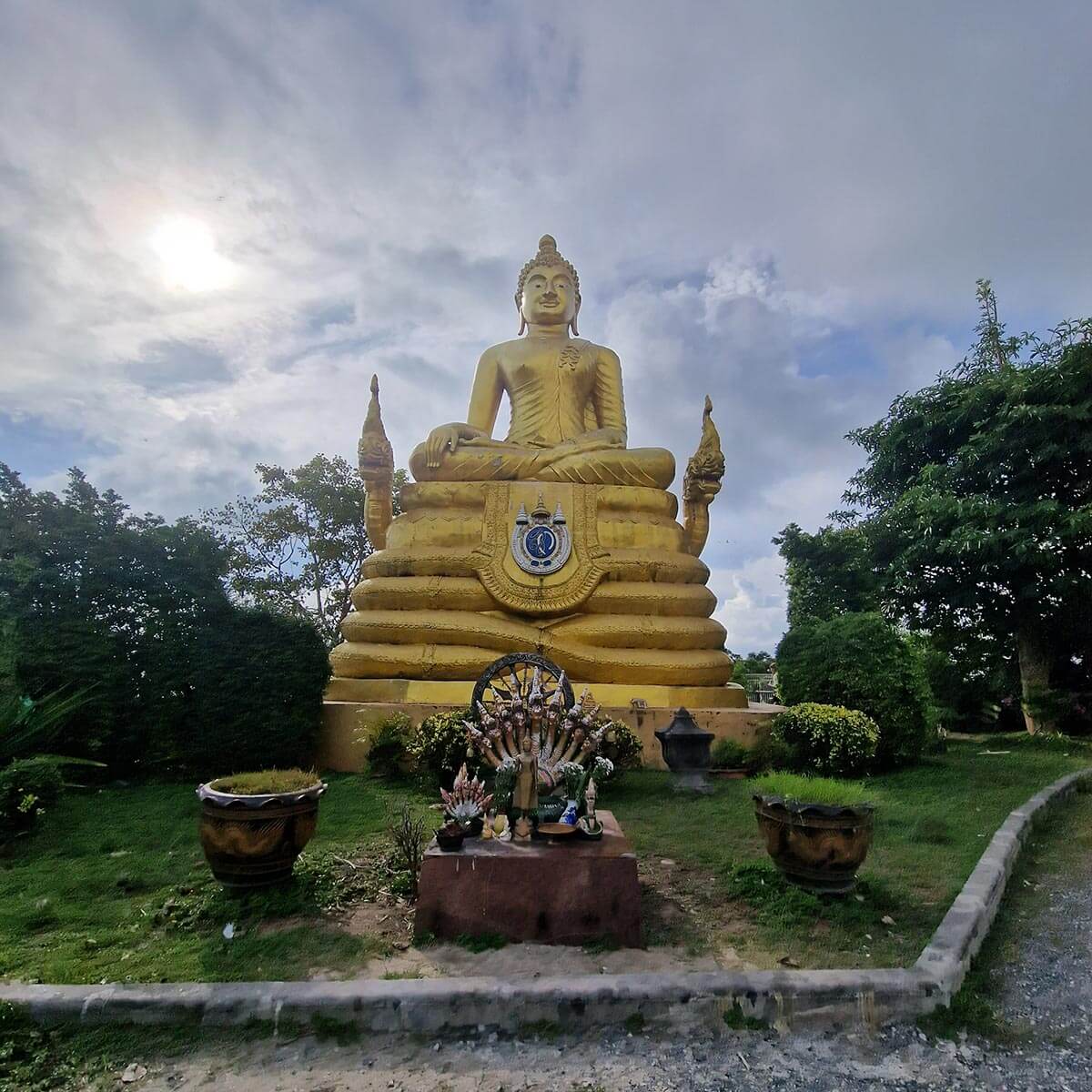 Socha Buddhu v areáli Big Buddha, Phuket, thajsko