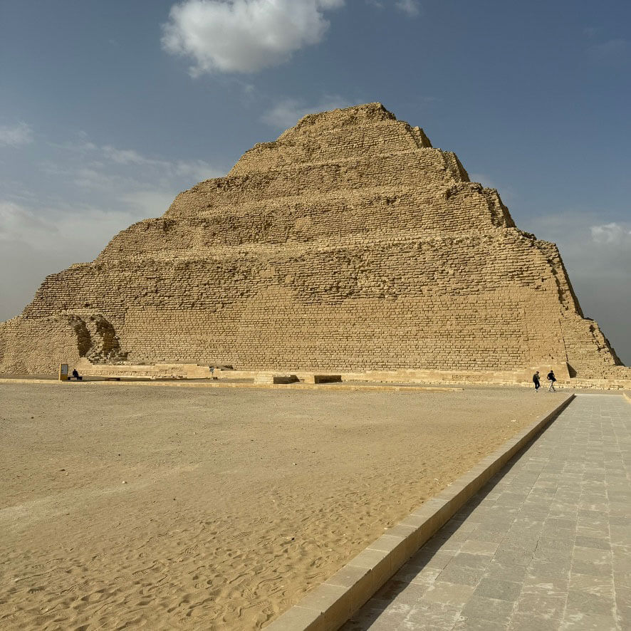 Stupňovitá-pyramída - Saqqara, Egypt